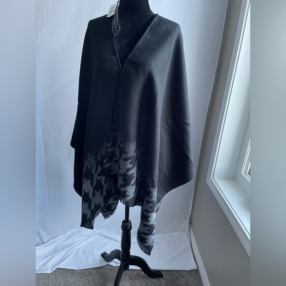 NWT Fraas wrap - Picture 2 of 4